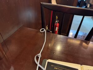 椿屋珈琲有楽町の奥の電源席