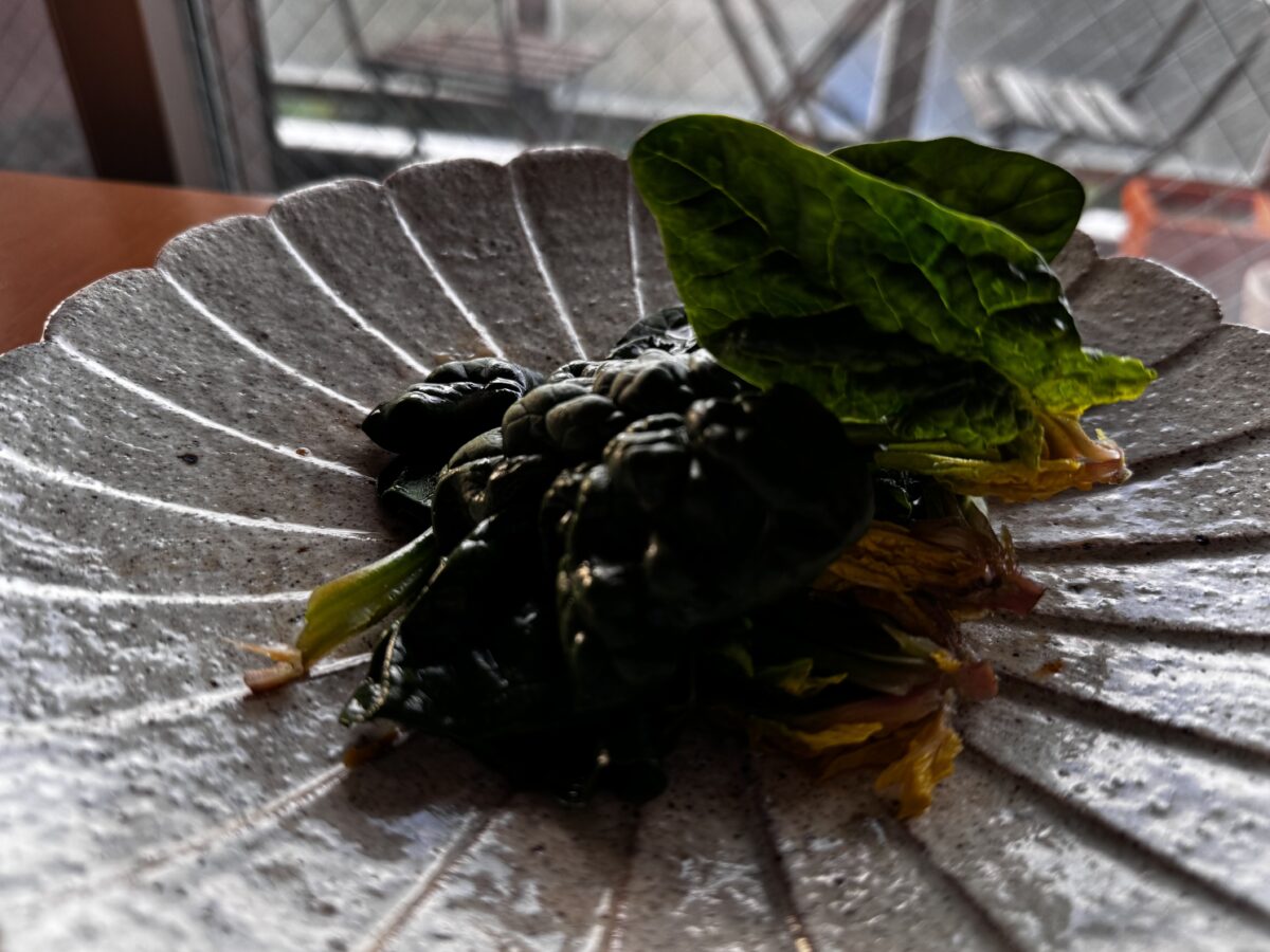 ちぢみほうれん草バター醤油炒め完成