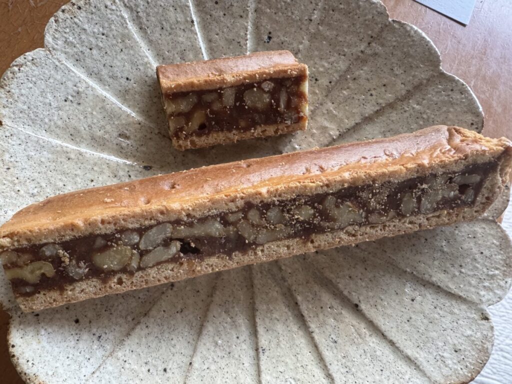 isetandoorで届いたクルミっ子の切り落としの長いのと短いの