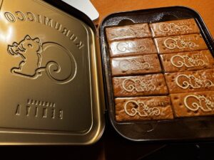 クルミっ子缶の中身