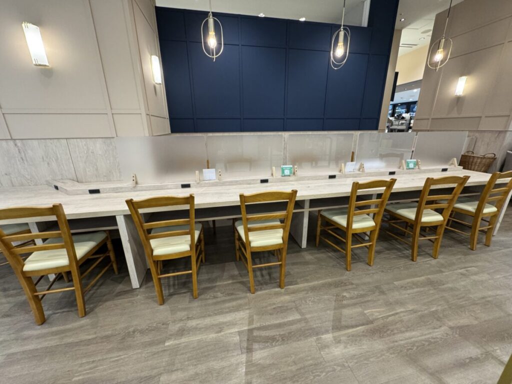 金沢駅のタリーズは電源席だらけ!金沢駅カフェの穴場です