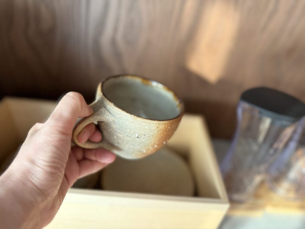 ロイヤルパーク　アイコニック那覇は沖縄の民芸品を調度品に採用している