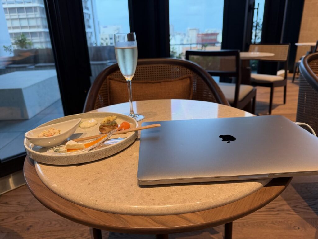 ロイヤルパークホテル　アイコニック那覇のエグゼクティブラウンジは仕事もできる