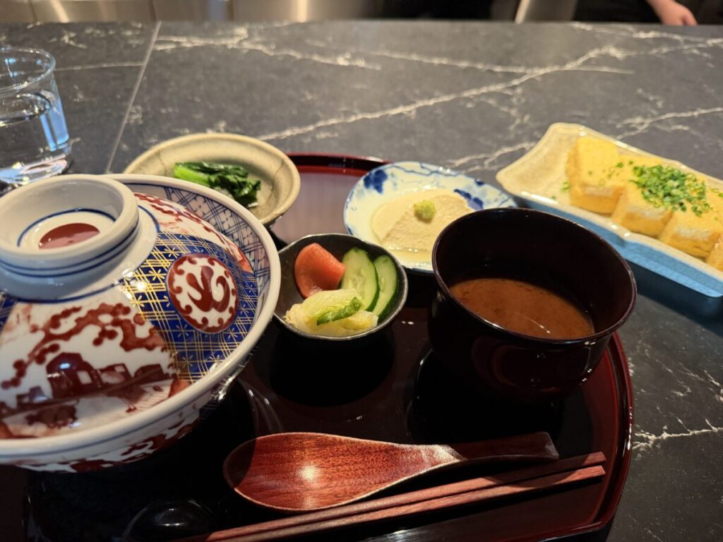 高輪mimureミムレ3階の牛丼 㐂㐂屋の牛御膳プラスだし巻き卵は黄金オーダー方法