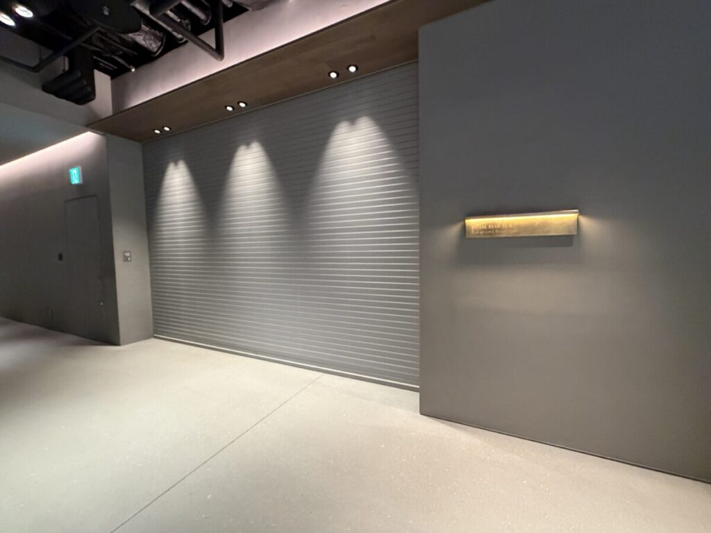 mimure3階ロイヤルブルーティーは火曜定休です