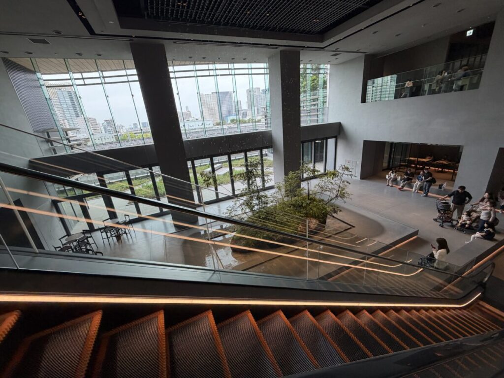 高輪ゲートウェイ駅　泉岳寺駅　ルミネ　MIMURE高輪の3階へ　