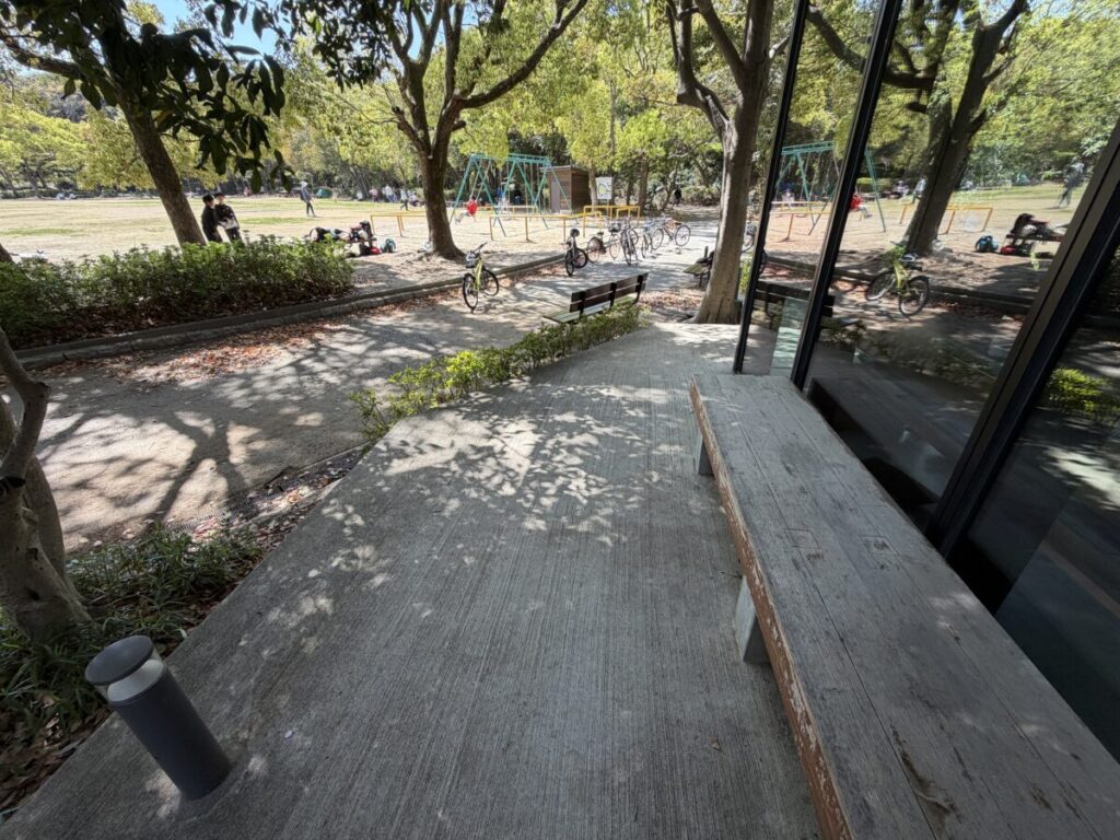 天守閣が見えるテラス席のあるスターバックス浜松城公園店