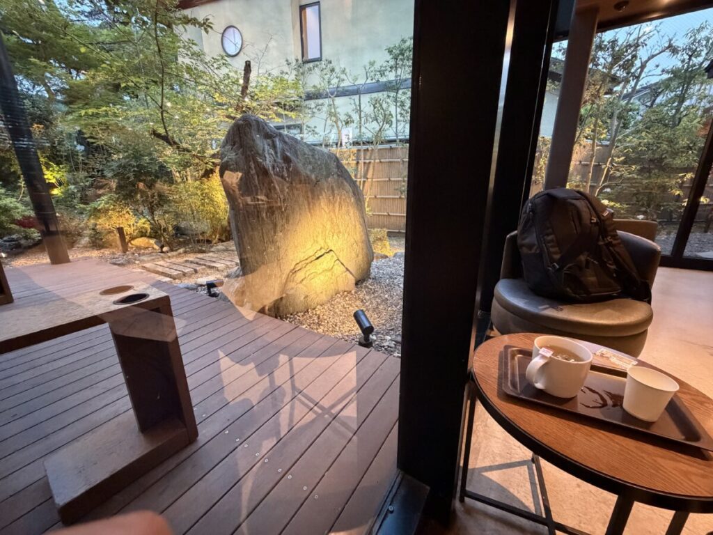 スターバックス京都宇治平等院表参道店の夜18時