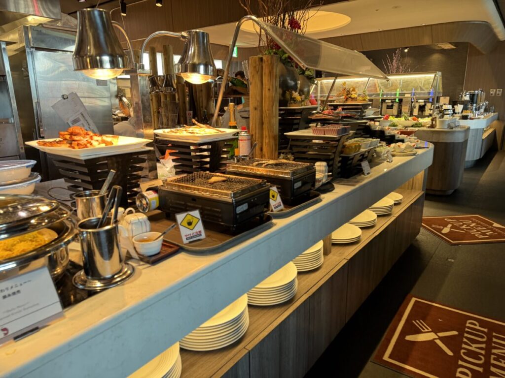 国際通り　ホテル　コレクティブ　那覇の朝食ビュッフェは種類が豊富でライブキッチンもあり