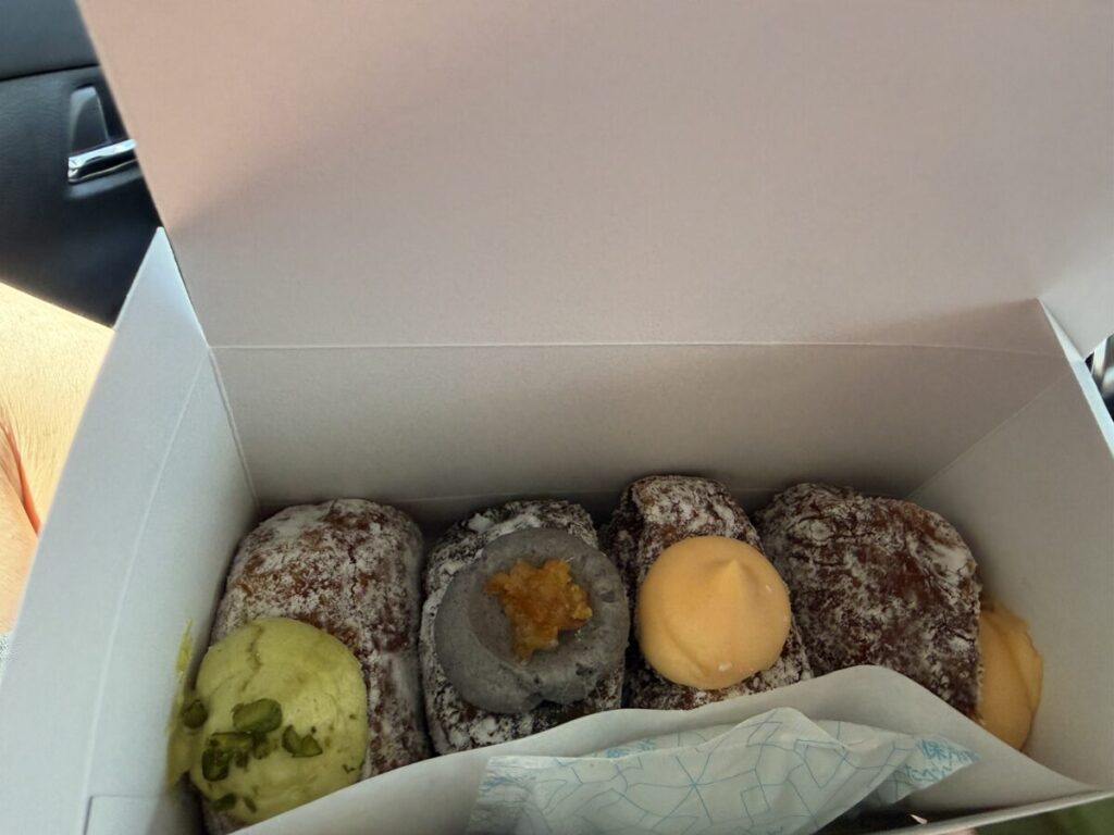 I’m donut?はわかりやすくクリームが外にのっていた