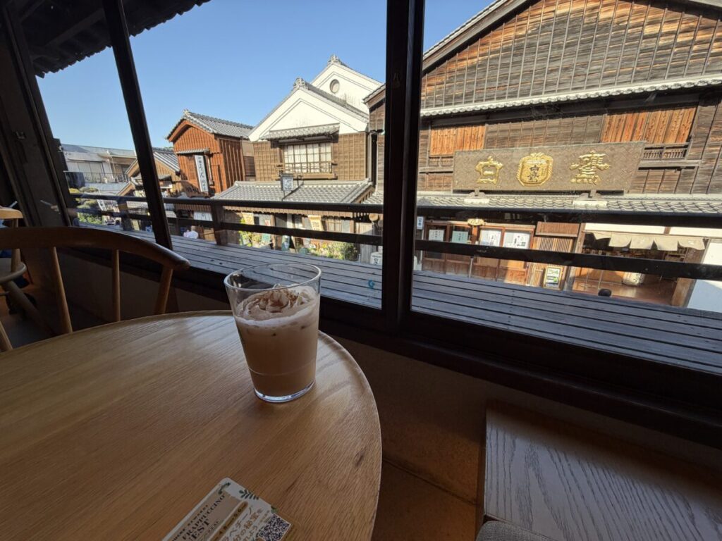 スタバ伊勢内宮店の窓際席は江戸時代にタイムトリップできる