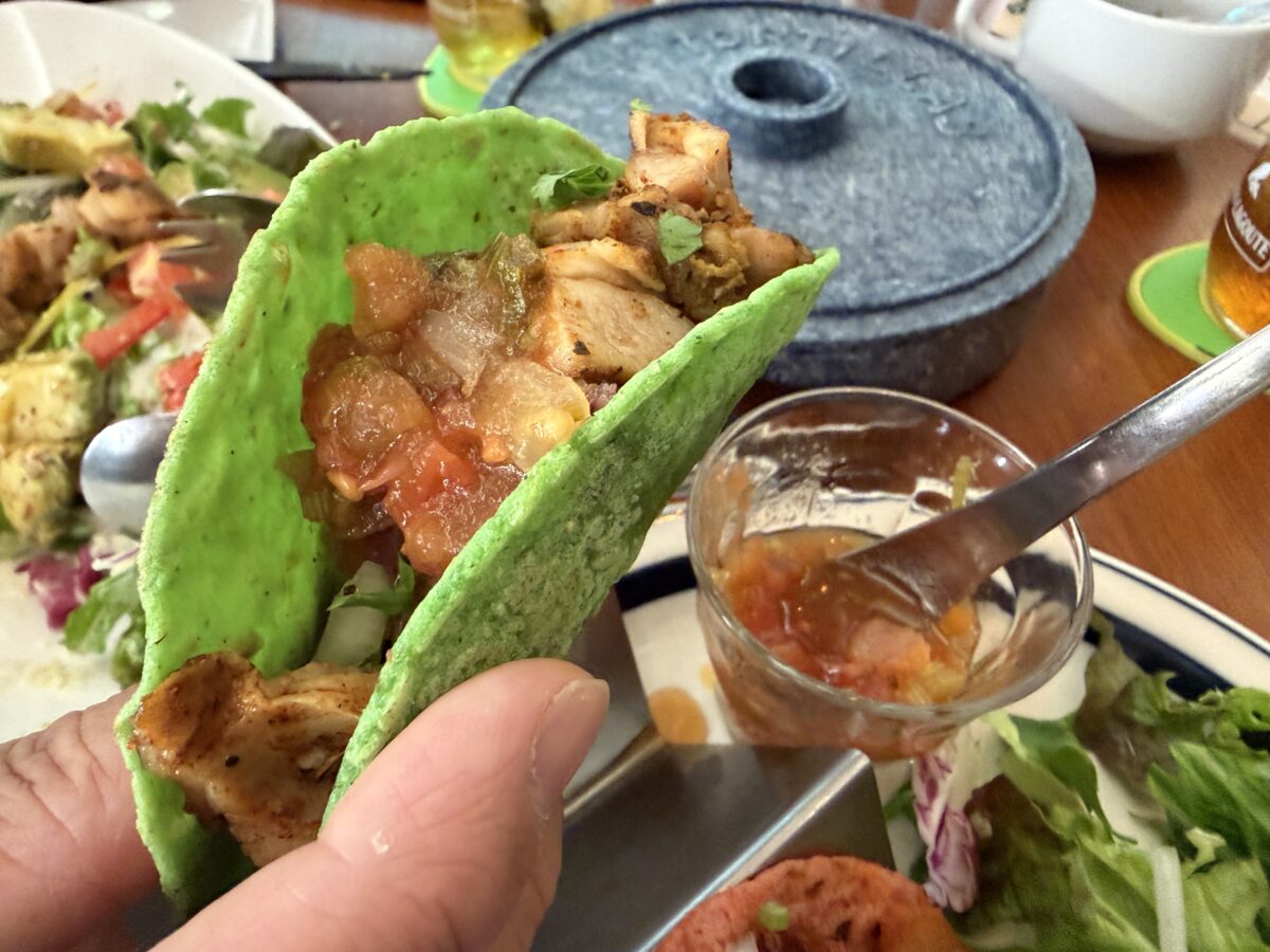新宿mexican diningのavocadoのタコスはカラフル!