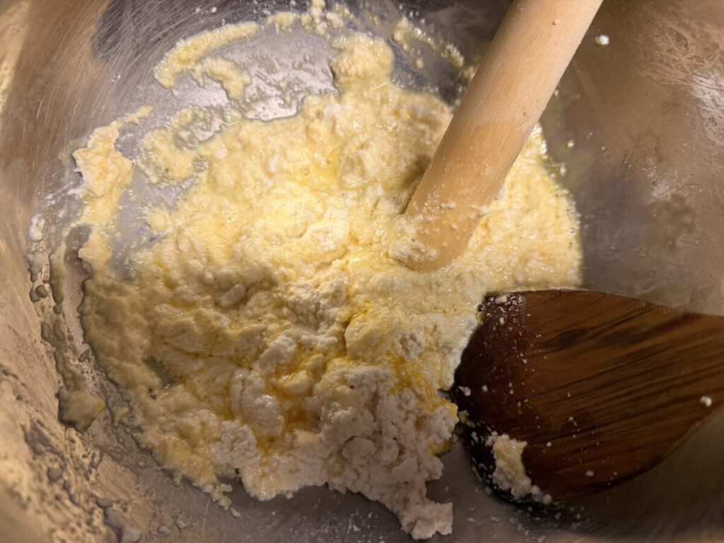 米粉豆腐蒸しパン、豆腐をつぶす