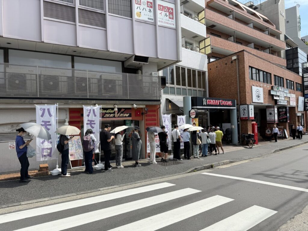 もっちゅりんのミスド行列は焼き上がり前に始まる