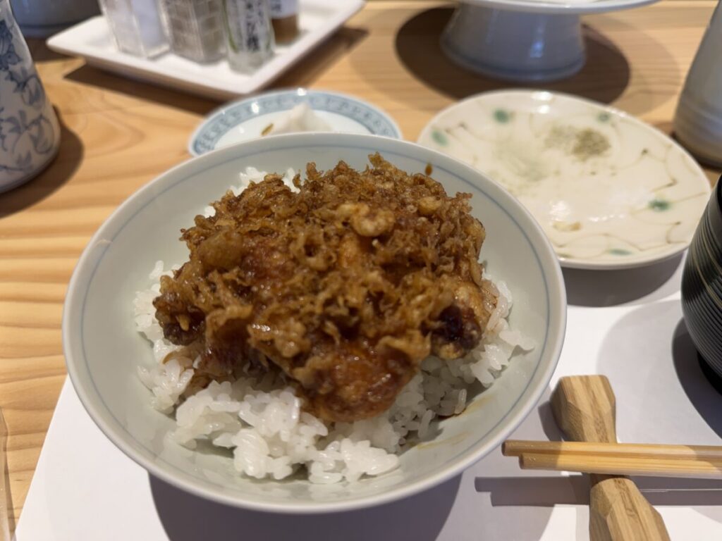 天ぷら新宿つな八のかき揚げを天丼に！