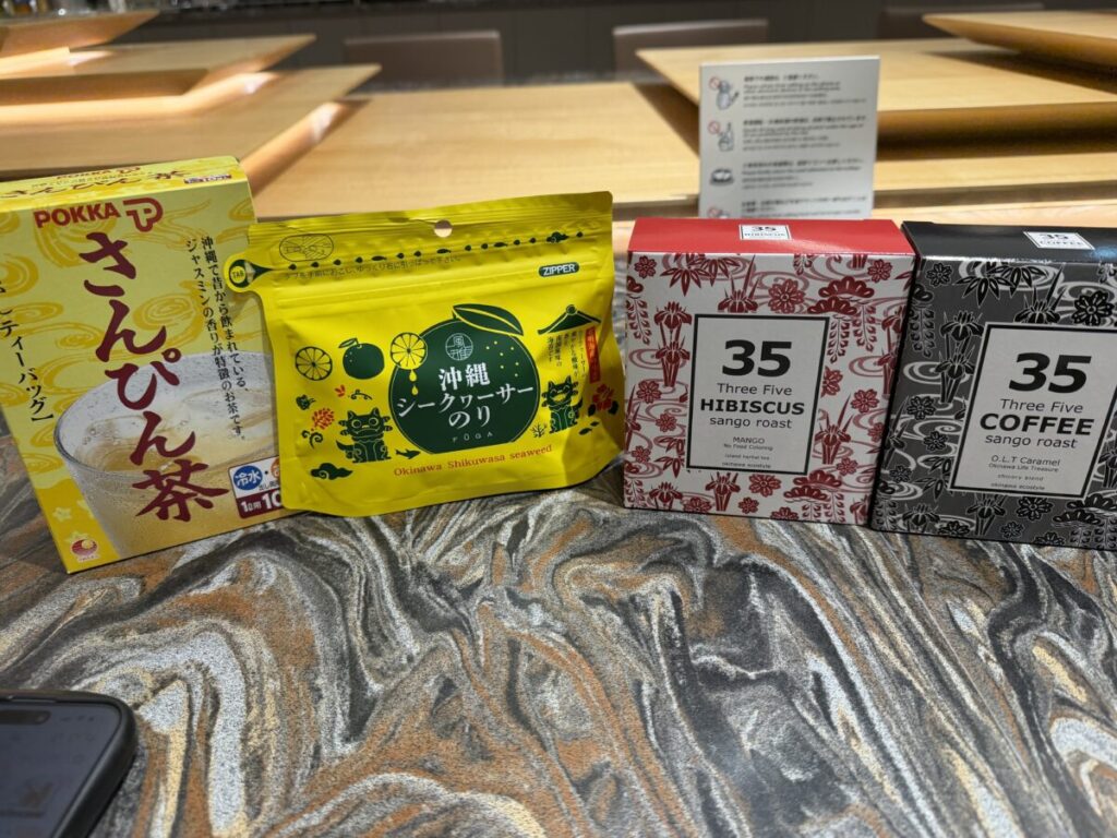 那覇空港で揃う沖縄ならではのお土産