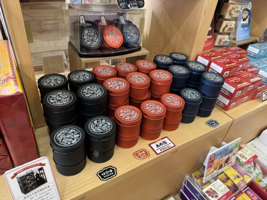 パケ買い必須の首里城あめ缶